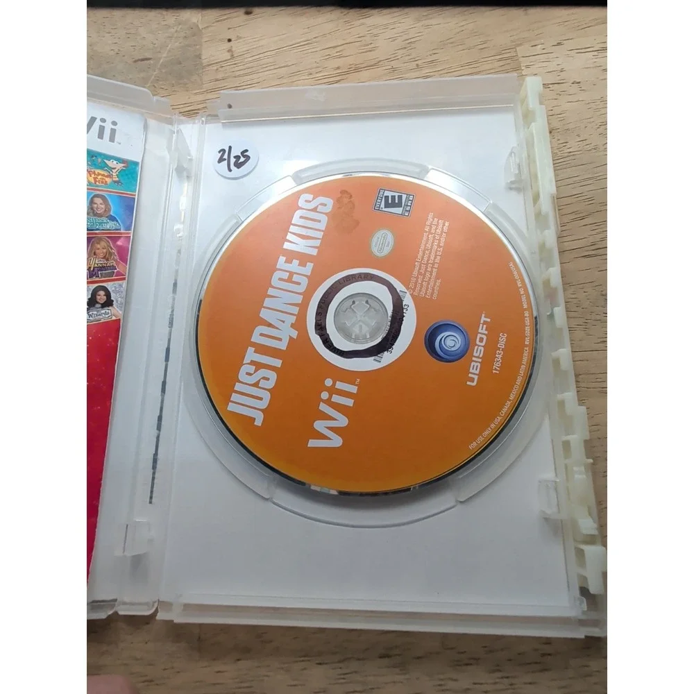 Lot of 8 Nintendo wii games Just Dance Walk It Out Turtles Go Diego Dora Fashion